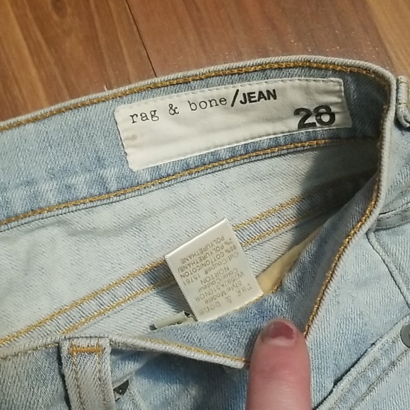 Rag & Bone Dre Capri Distressed Light Wash - Picture 6 of 15